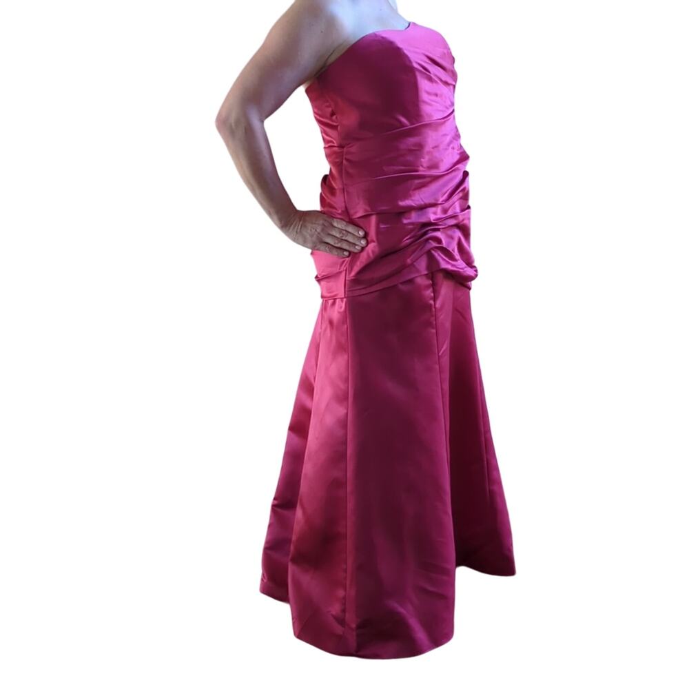 DAVID'S BRIDAL Long Red Strapless Satin Formal Size 16